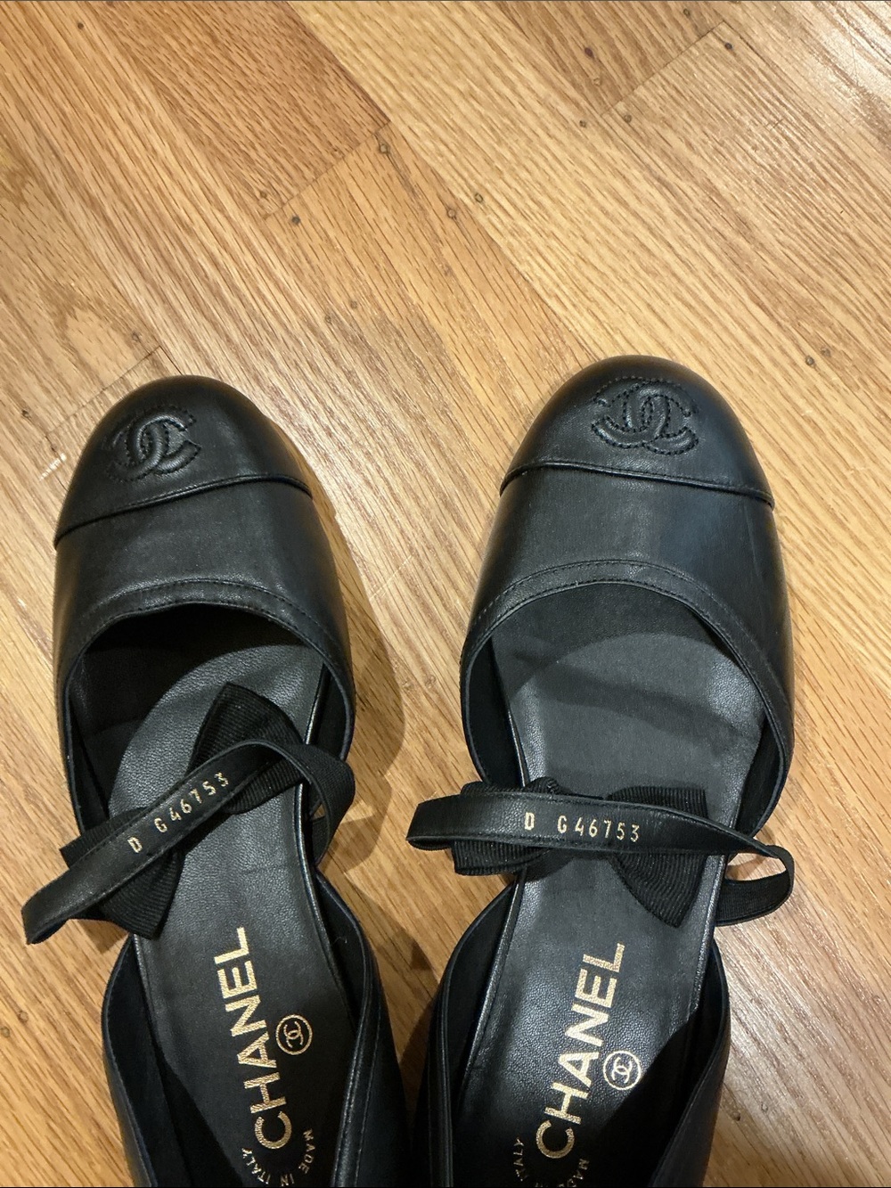 NWOT CHANEL Black Leather Bow Cap-Toe Ballet Flats with CC Emblem, Size 39 - Picture 6 of 6